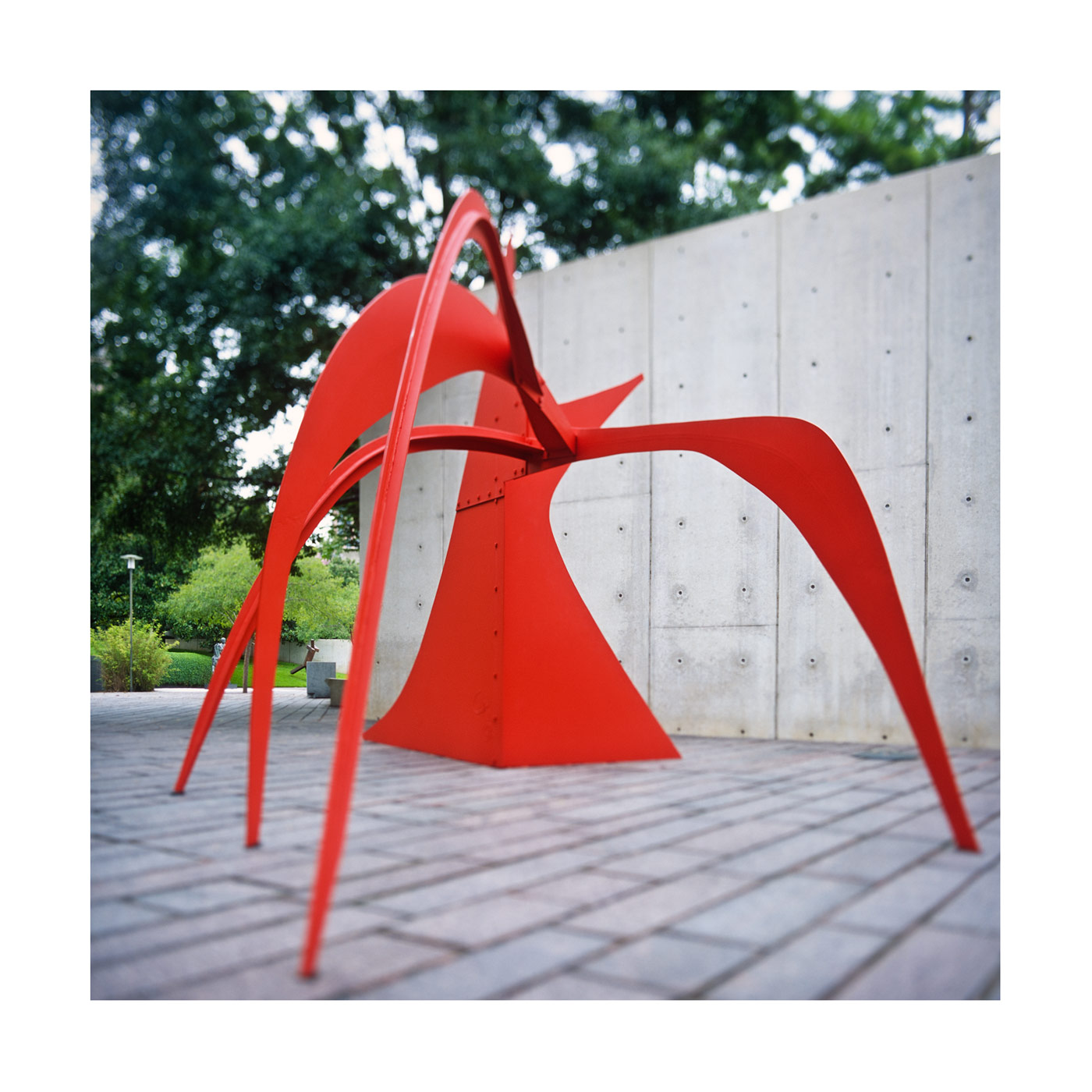 CALDER SCULPTURE IN MFAH GARDEN ART